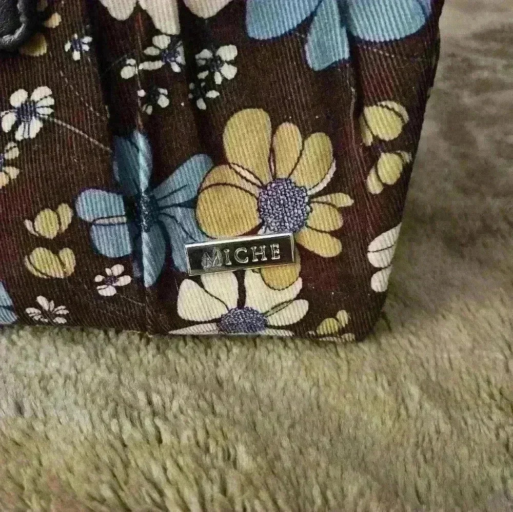 MICHE Small purse. Brown w flowers - Picture 2 of 12